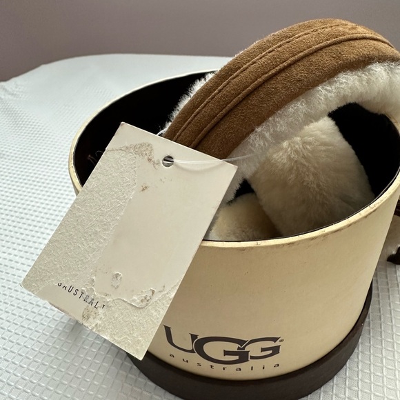 SOLD New Ugg Sheep Skin Shearling EarMuffs Natural Color Adults Buckle $75 - Picture 9 of 11